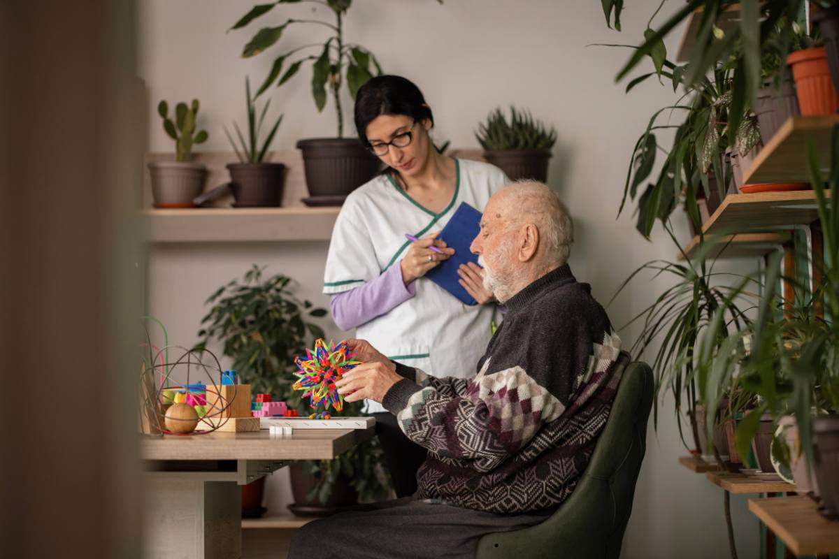 caring-for-a-senior-with-dementia-care caring for a loved one with dementia care